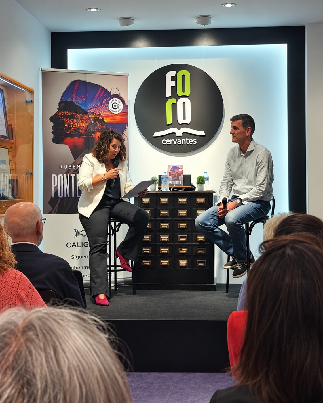 Presentación Pontecastello de Rubén Mayoral en Librería Cervantes de Oviedo